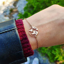 Load image into Gallery viewer, World Map Necklace Globetrotter Gold Map Pendant World Choker Map Crescent Moon Necklaces&amp;Pendants Dainty Pendants For Women